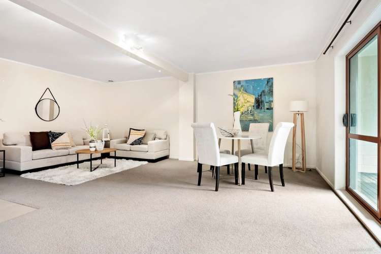 8 Valhalla Drive Beach Haven_11