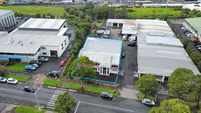 Rare Saint Johns Offering - 758sqm!