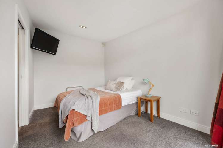 50 Main Highway Ellerslie_25