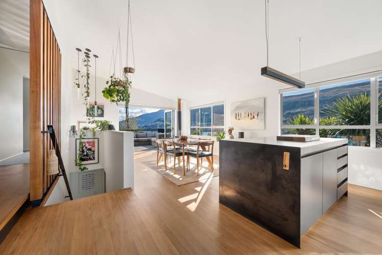 240 Peninsula Road Kelvin Heights_2