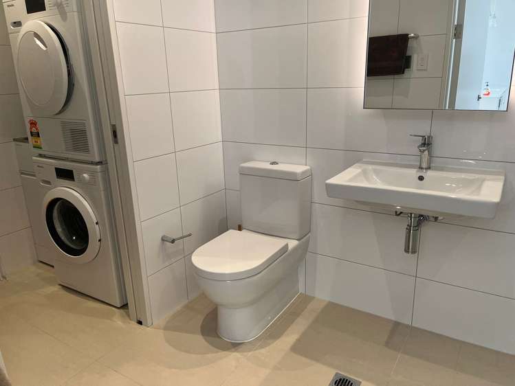 110/223A Green Lane West Epsom_8