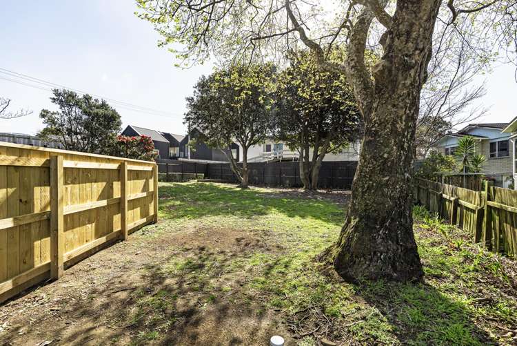 6A Whiteley Street_5
