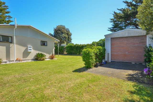 121 Newcastle Street Mahia_3