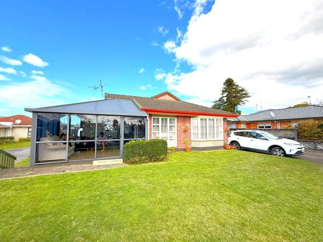 Easy Living Close to Town & Medical