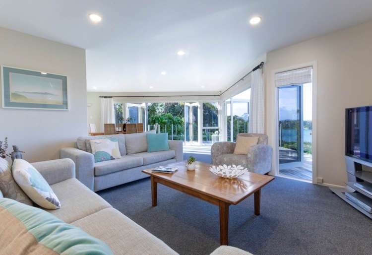 30 Arama Avenue Titirangi_2