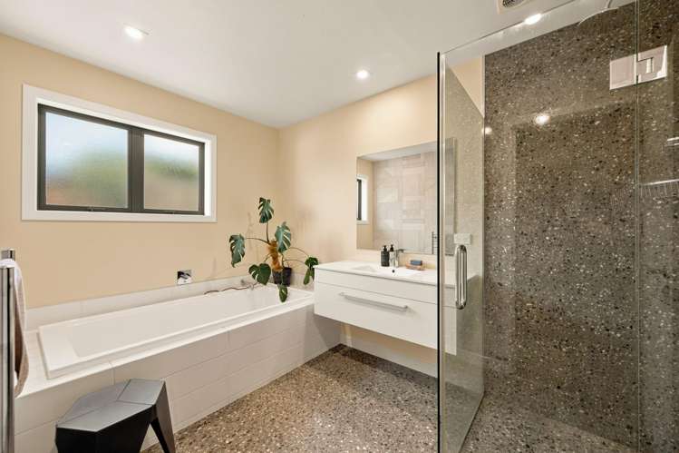 120 Rob Roy Lane Wanaka_11
