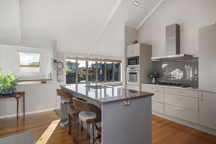 23 Shepherd Road Waipahihi_8