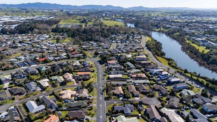 1 Jean Place Pukete_25