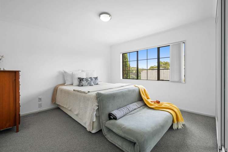 8 John Lister Close Golflands_12