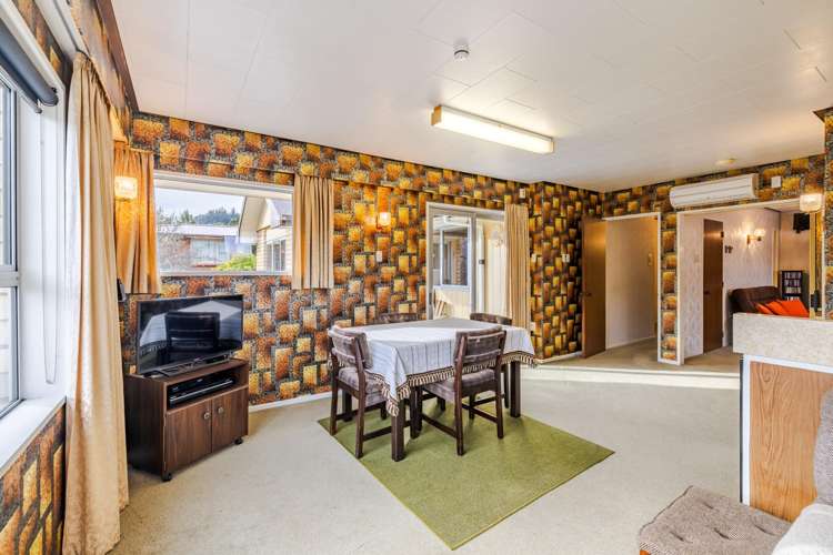 18 Bouverie Street North East Valley_2