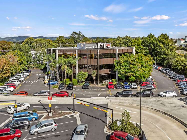 6 Alderman Drive Henderson_1