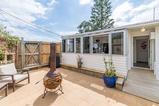 57 Fairmount Road Titirangi_2