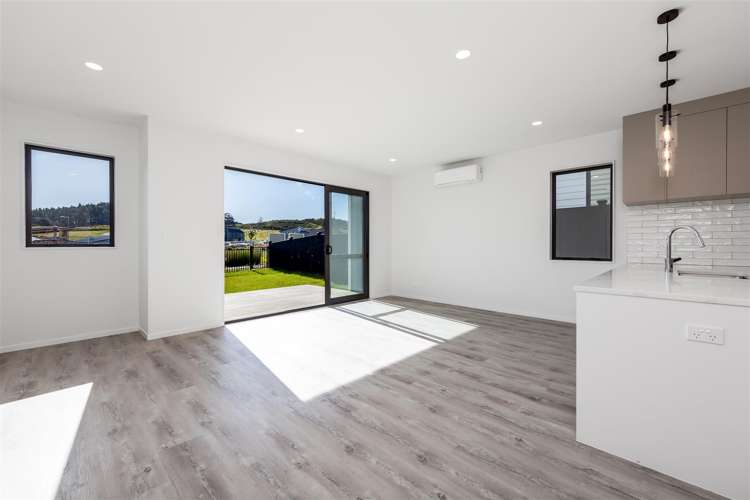 8 Paparahi Place Wainui_27