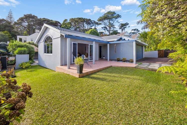 25 Woodfern Crescent Titirangi_3