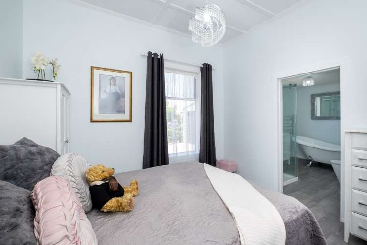 104 Ferry Road Clive_14