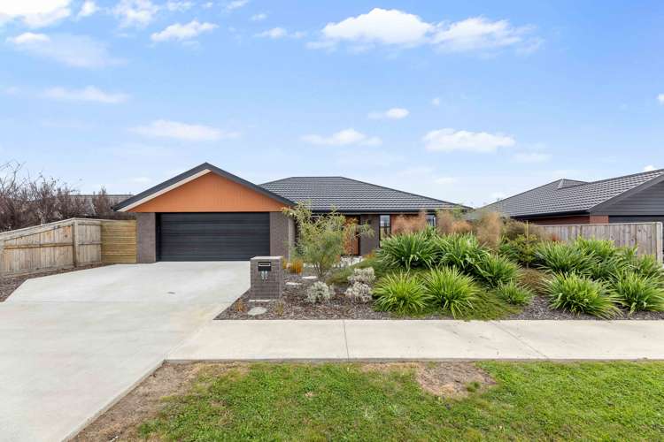 12 Caproni Road Burleigh_9