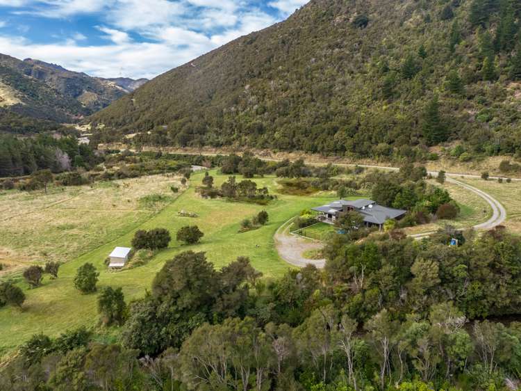 944 Mangatarere Valley Road West Taratahi_6