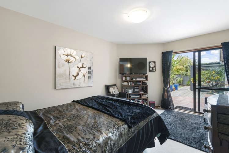 10 Netherby Lane Shirley_8