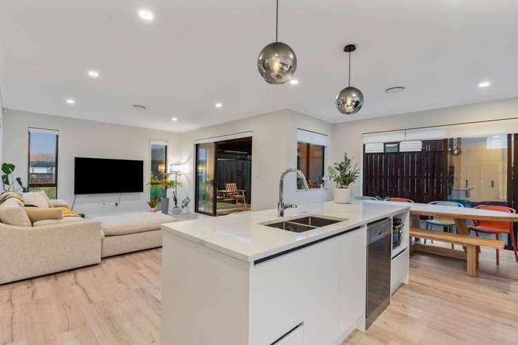 51 Siren Street Wainui_18