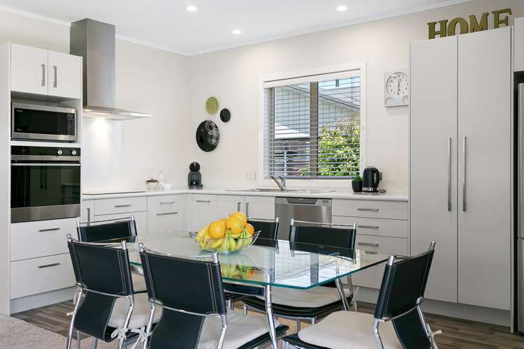 3 Maison Way Rangatira Park_9