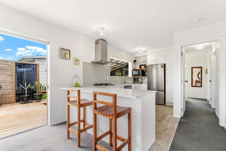 2 Brigitte View Snells Beach_10