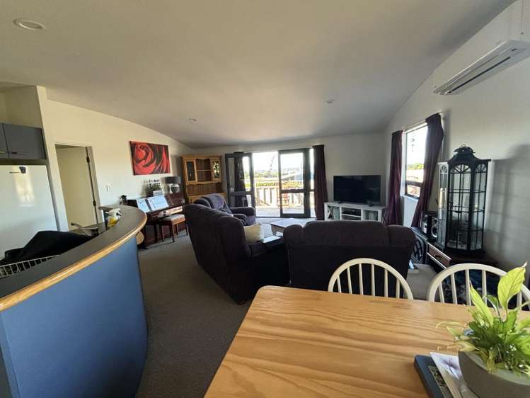 2/15 Mansell Road 1114_2