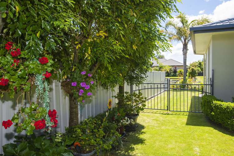 98 Potae Avenue Lytton West_24