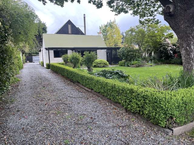 111 McKenzie Street 11274_2