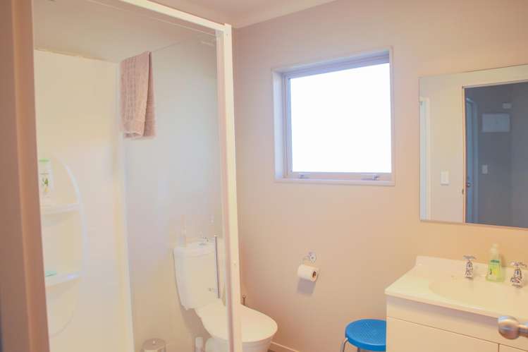 2 Burrows Street Bluff_17