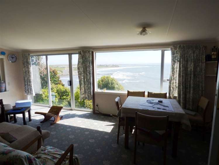 5 Esplanade Kaka Point_4