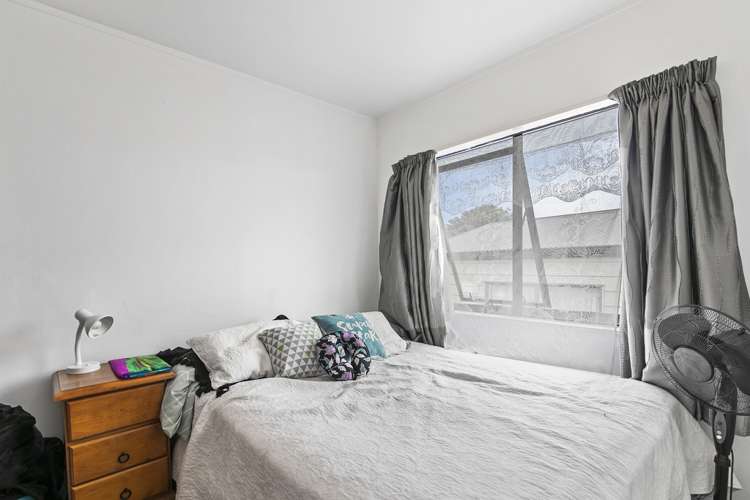 2/4 Maplesden Drive Clendon Park_6