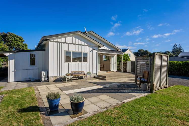 8 Manuka Street Otaki Beach_25