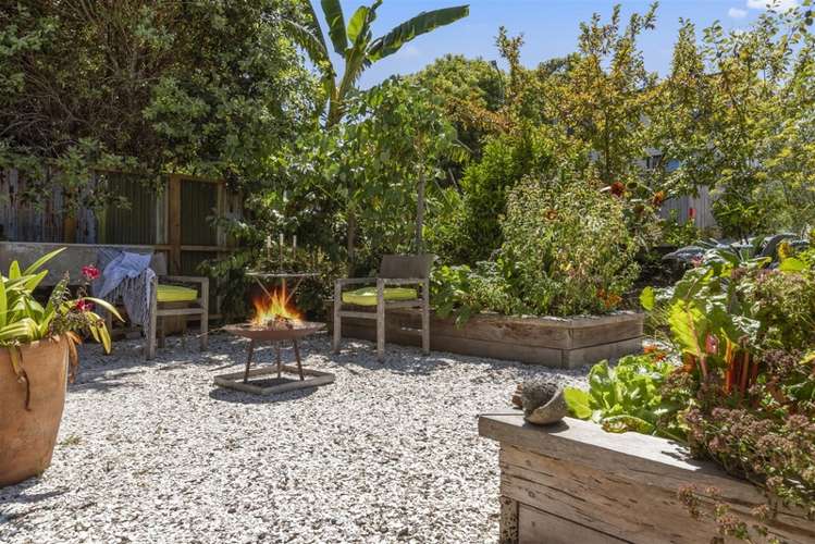 12 Kaihu Street Northcote_17