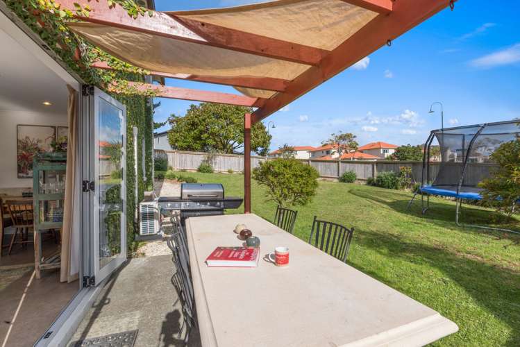 204 Alec Craig Way Gulf Harbour_16