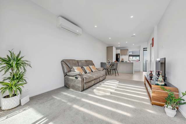 16 Rorida Lane Flat Bush_2