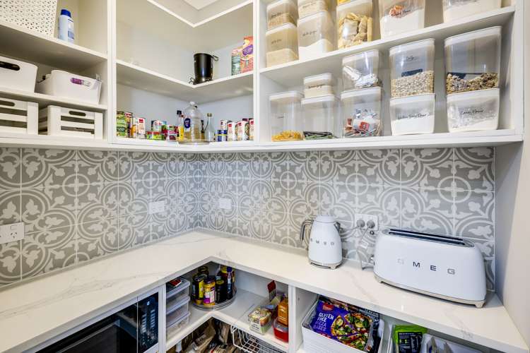 6 Squire Drive Awatoto_5