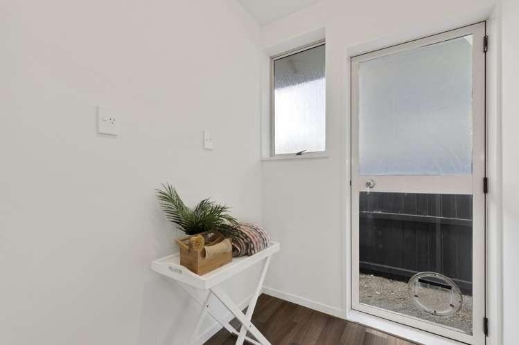 2/166 Rocking Horse Road Southshore_10