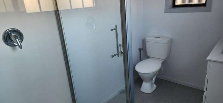 Unit 1, 2/29 Firth Street Drury_8