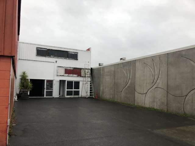 High Quality Warehouse Available In Kumeu