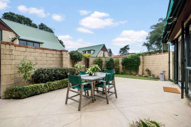 11/52 Taharoto Road Takapuna_0