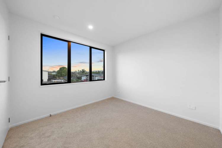 121C Vodanovich Road Te Atatu South_11
