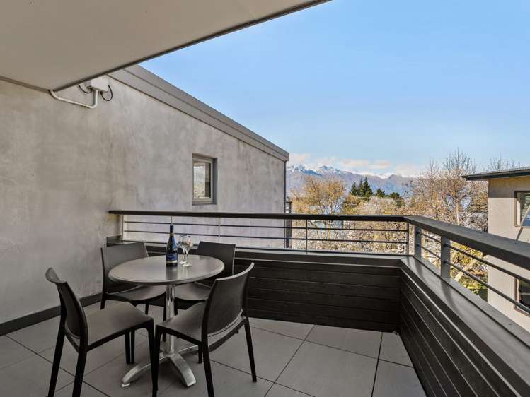 11/89 Thompson Street Queenstown_9