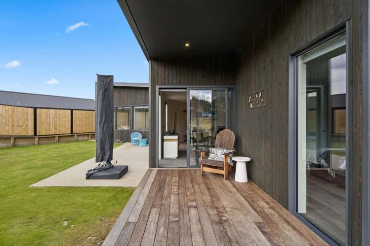 93 Magnum Drive Cromwell_24