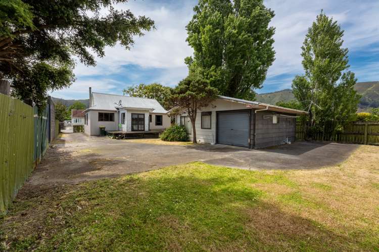 2 Gibson Crescent Naenae_17