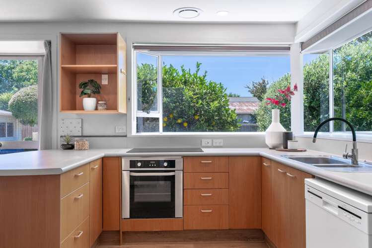 11 Gibson Drive Hornby_6