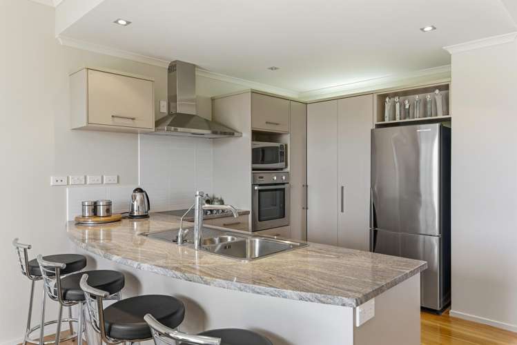 21/4 Seaview Road Paraparaumu Beach_10