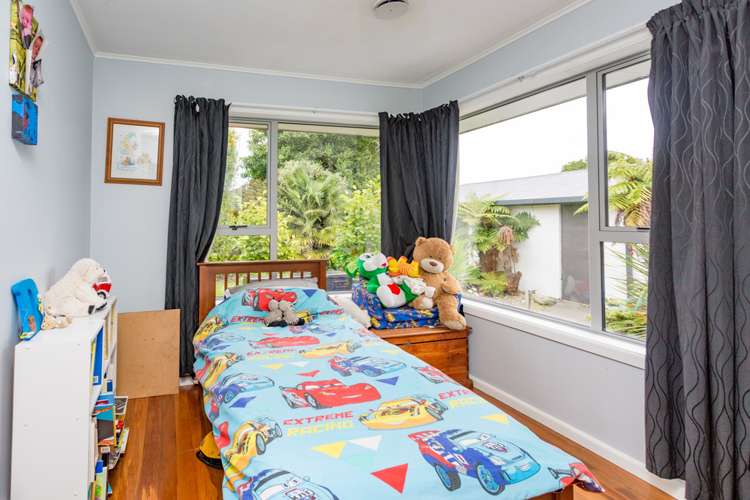 49 Kathleen Crescent Hornby_10