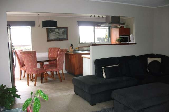 24 Doctors Hill Road Maungaturoto_3