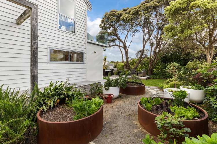 5 Wharemauku Road Raumati Beach_26