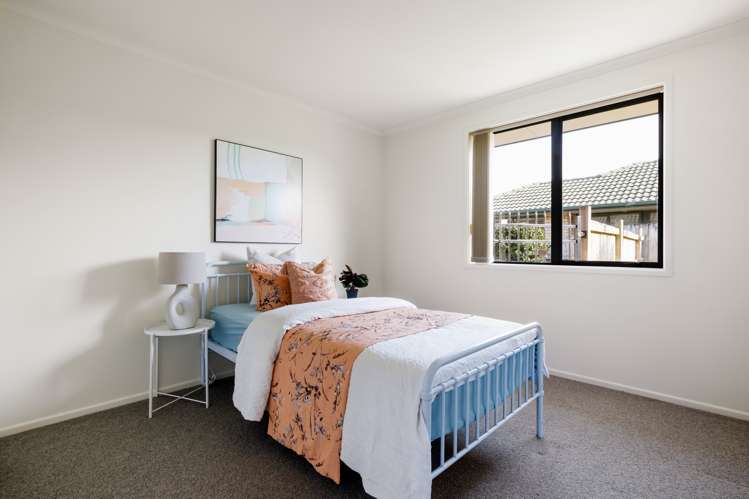 6 Willscarlet Lane Hamilton East_11